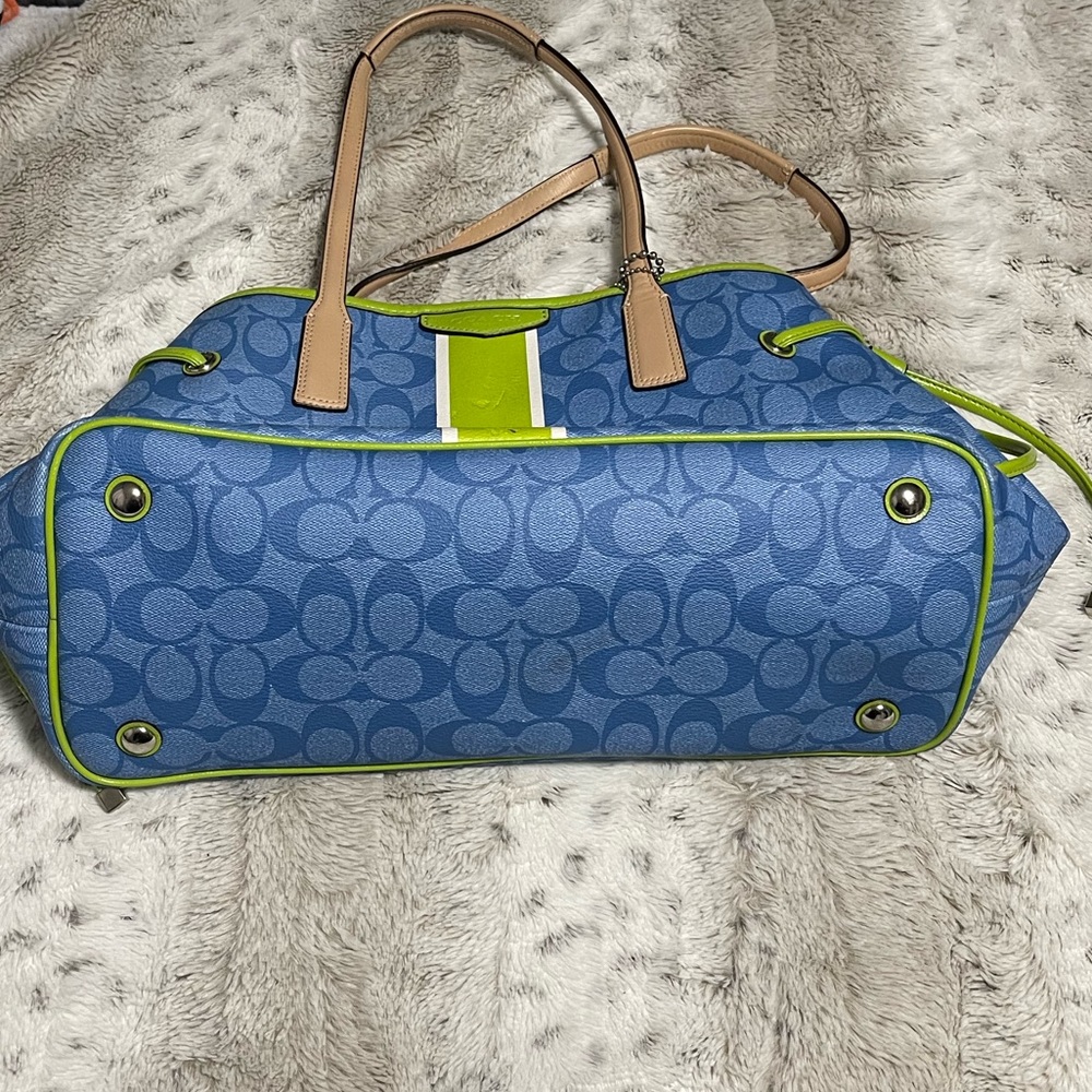 Coach Shoulder Bag - Picture 9 of 10